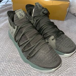 Nike KD 10 NikeLab Olive SKU # 917732-900 Size 11 Kevin Durant GLOW IN THE DARK